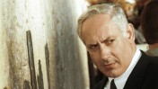 בנימין נתניהו, ראש ממשלת ישראל, מבקר בכותל המערבי. יוני 1996. (צילום: פלאש 90)